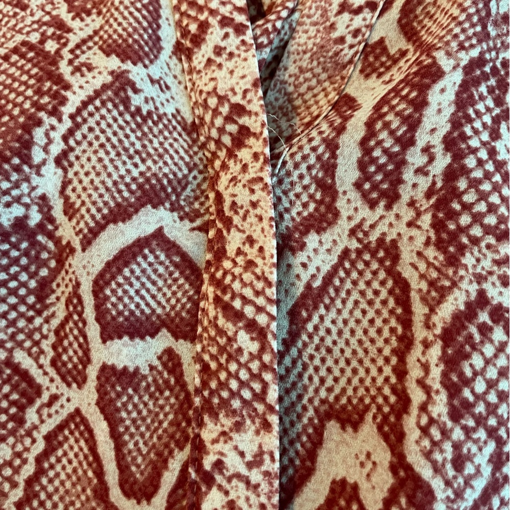 Chelsea & Theodore Red Snake Print Sleeveless Blouse - Picture 8 of 8